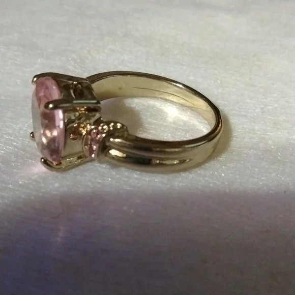 Pink  gold tone ring size 7.5 NWT (sku 618) - Picture 5 of 7